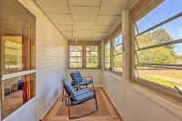 Walk to Lake Ontario Sodus Point Family Escape - Wifi