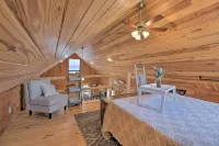Chic Thorndale Cabin w/ Fire Pit & Fishing Pond - Parkplatz