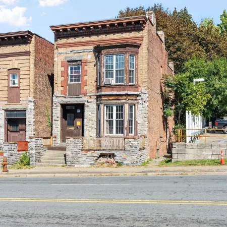 Spacious Home in Troy