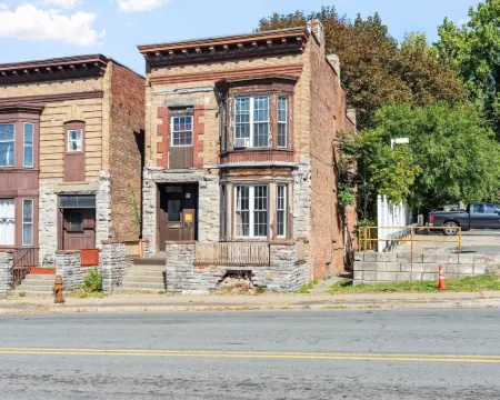 Spacious Home in Troy Hotels in Troy