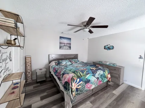 Beautiful 2/2 townhome across from world class Lake Okeechobee Bass fishing !