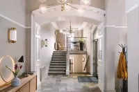 Sonder Royal Garden Apartments New Town