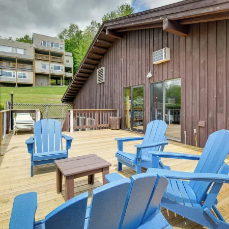 Fully Renovated! Luxe Ski Condo Near Stowe Mtn