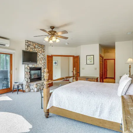 Expansive Edwards Condo on Main Street w/ Views! Отели в г. Эдвардс