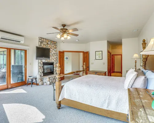 Expansive Edwards Condo on Main Street w/ Views! Ξενοδοχεία στην πόλη Edwards