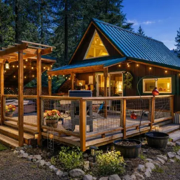 Camp David 1 Bedroom Home by NW Comfy Cabins