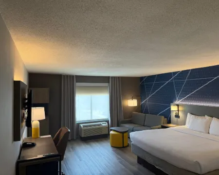 Comfort Inn & Suites Danbury-Bethel Hotels in Danbury