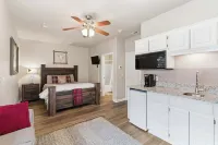 Oak Lane Escape - Branson - Resort Condo on Golf Course w/ Endless Amenities - Mountain View