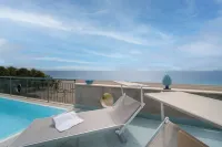 Aurora View Resort - 수영장