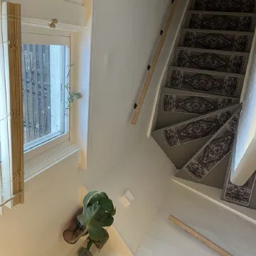 Cosy Boho 3rd Floor Studio in Heart of Covington, 5 Minute Walk to Wedding Venue