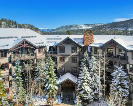 Mountain Thunder Lodge Hotels in Summit County