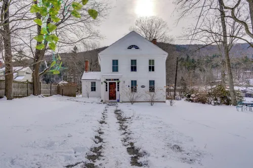 Hike, Fish & Ski: Riverside Barn Loft in Lee - 2-Star