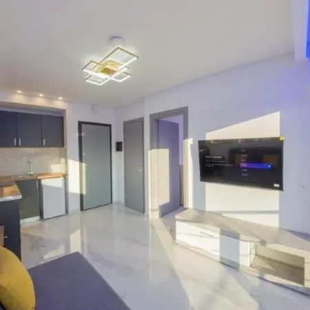 Delfini Girni Apartments