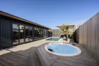 Grand Resort Shirahama - Pools