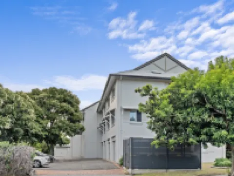 Stylish Townhouse in Ascot With Modern Interiors Hotels in Ascot