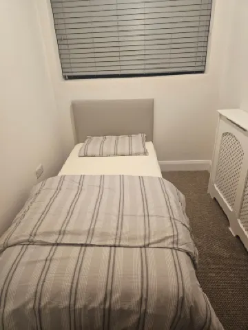 Modern One-Bed Studio in Tulla โรงแรมใน