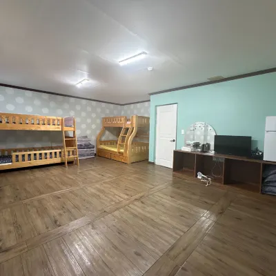 Silla Youth Hostel Gyeongju Отели рядом с достопримечательностью «Храм Голгулса»
