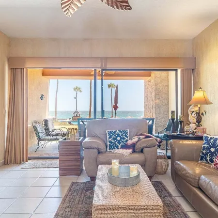 Salty Sea Breeze Gem Ground Floor