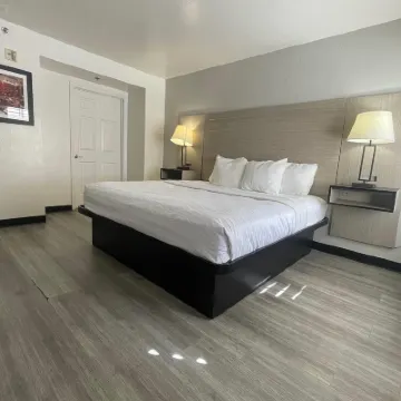 Howard Johnson by Wyndham Tempe University/Phoenix パパゴ公園周辺のホテル