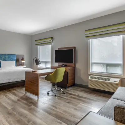 Hampton Inn & Suites by Hilton Edmonton/West Hotel dekat Lapangan Golf Lewis Estates