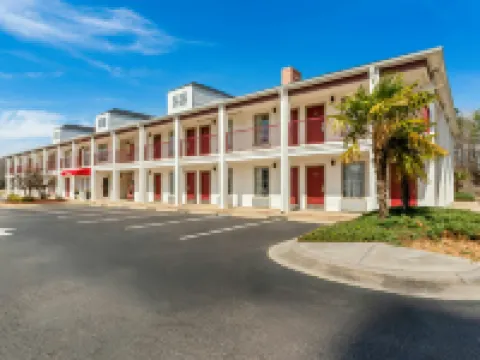 Red Roof Inn & Suites Wilson Hotels in Wilson