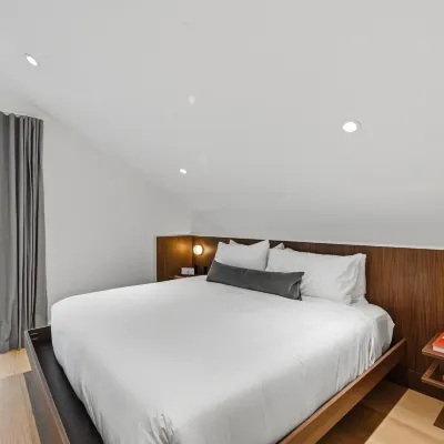 Hotel SOMA Hotels near Fort Worth T&p Station