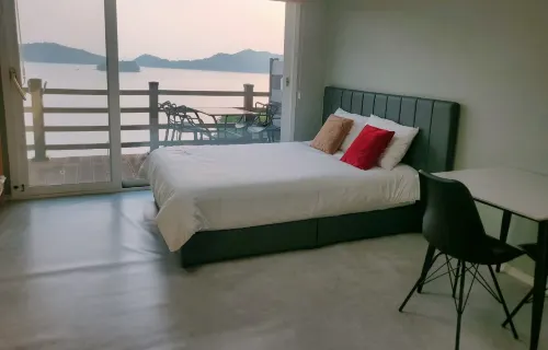 Yeosu Noeulbit Pension - 膳食民宿