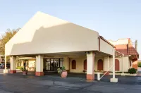 Quality Inn - parking