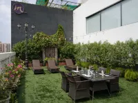 Grand Mercure Vadodara Surya Palace Hotels near Chanakyapuri circle
