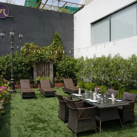 Grand Mercure Vadodara Surya Palace Отели рядом с Аэропорт Вадодара
