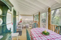 Walk to Wineries: Charming Retreat in Augusta! - 4 stjerner