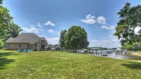 Dock Holiday by AvantStay - 3-Star