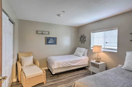 Middle Bass Condo w/ Balcony, Lake Erie Views - Homestays