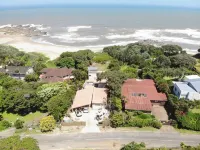 Sting-Ray Cottage - Staynest Guesthouse - Homestays