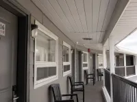 Aquarius Motel Hotels in Lanark County