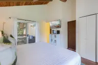 Hale Ho'omaka Studio