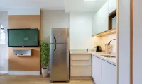 Fully Equipped Accommodations in a Building With Pool and gym in Downtown Florianopolis - Lins - 健身室/gym room