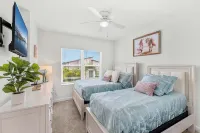 435 Strand Dr - spa