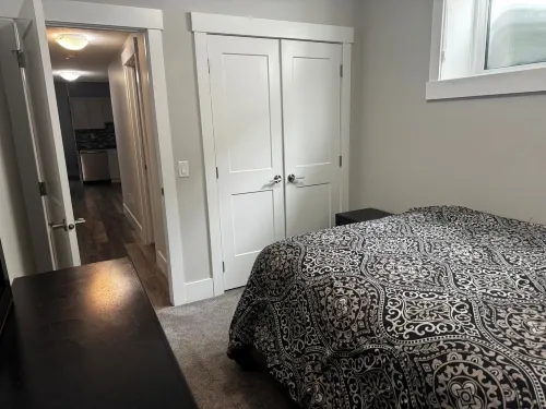 Elegant 2-bedroom Basement Suite in Wood Buffalo, Canada - 3-Star