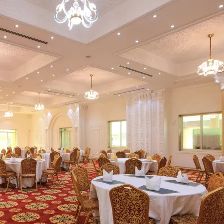 Fountain Palace Hotel & Suites