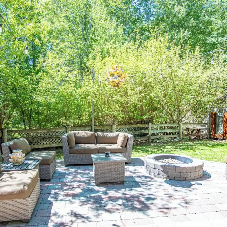 Red Elephant 4BR - Fire Pit - River & Downtown