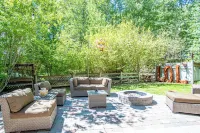 Red Elephant 4BR - Fire Pit - River & Downtown