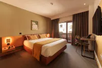 Made Inn Entroncamento - Bãi đậu xe