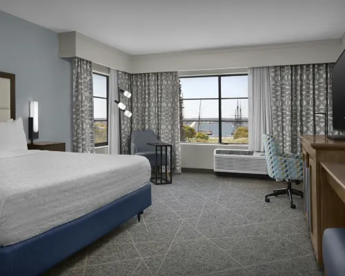 Hampton Inn San Diego-Downtown/Airport Area Hotels near The Unconditional Surrender