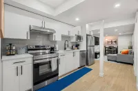 LatobiR Modern,Stylish 2BR Suite Private Entrance - Bungalow