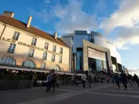 Bastille Hostel