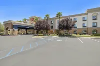Hampton Inn & Suites Lancaster - Parking