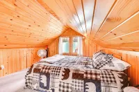 Secluded Bigfork Cabin w/ Canoes & Views! - Parking