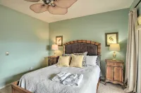 Lake Keowee Resort Condo w/ Balcony & Pool Access! - balcony