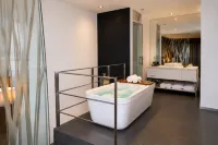 BTH Hotel – Boutique Concept - Bathtub